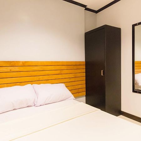 Mahogany Tourist Inn Bacolod Ngoại thất bức ảnh