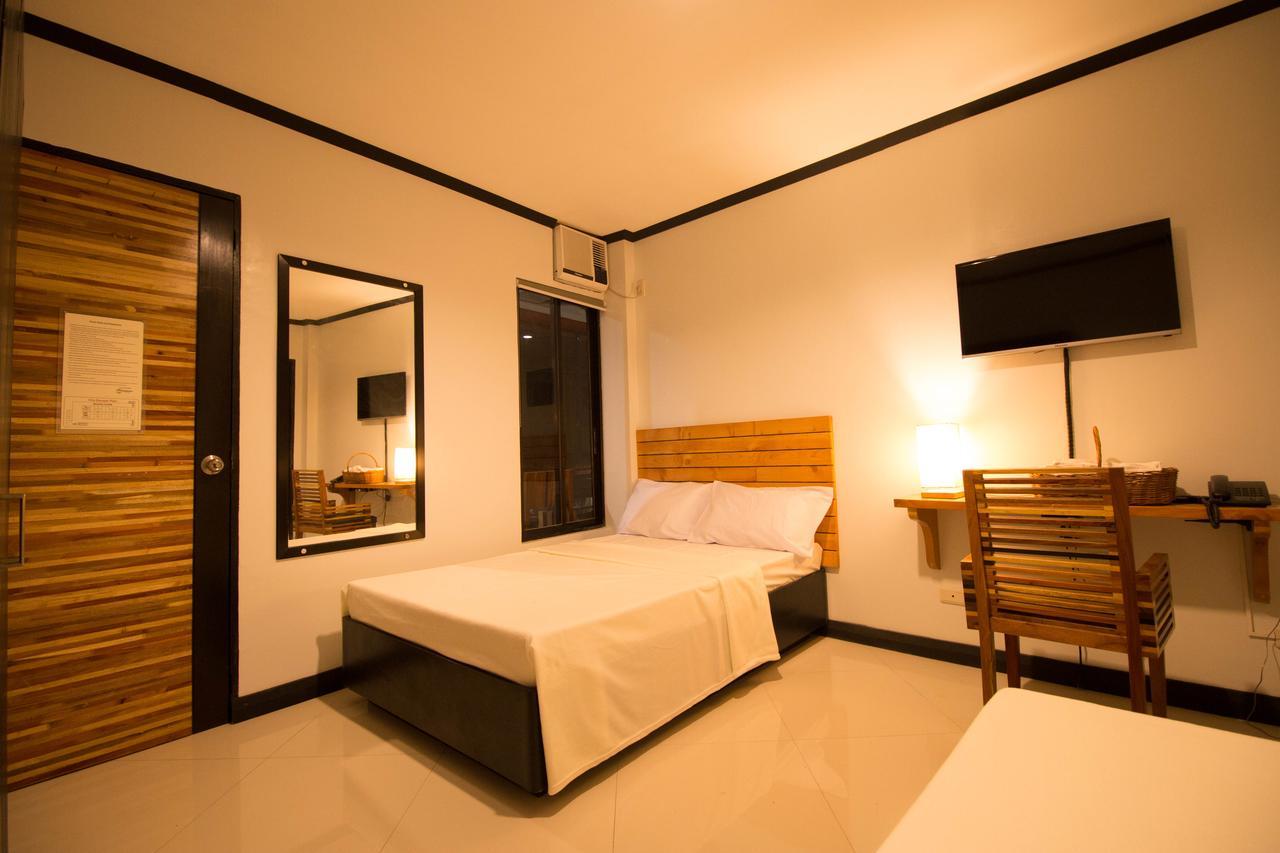 Mahogany Tourist Inn Bacolod Ngoại thất bức ảnh