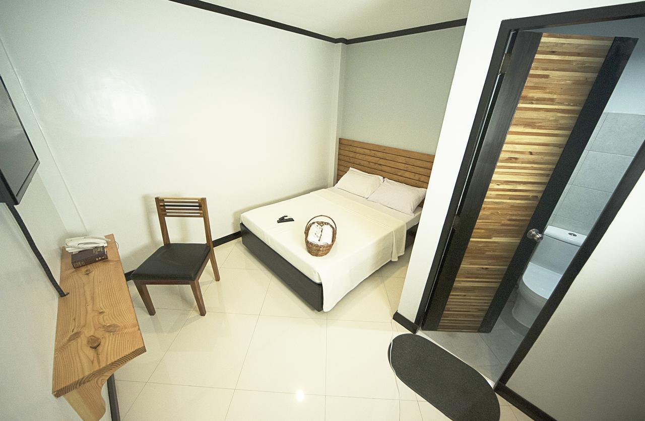 Mahogany Tourist Inn Bacolod Ngoại thất bức ảnh