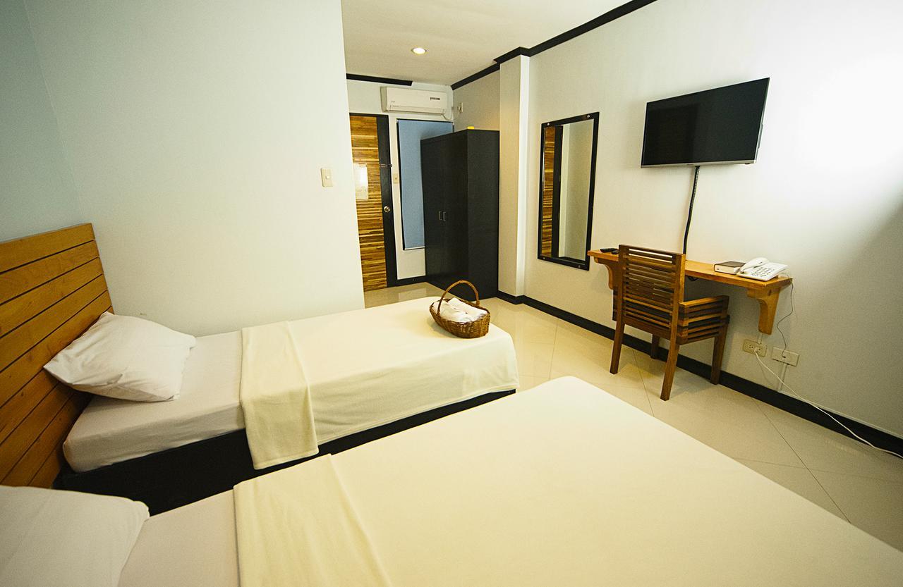 Mahogany Tourist Inn Bacolod Ngoại thất bức ảnh