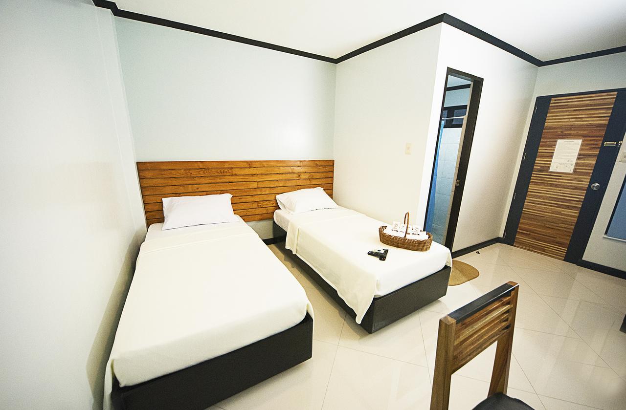 Mahogany Tourist Inn Bacolod Ngoại thất bức ảnh